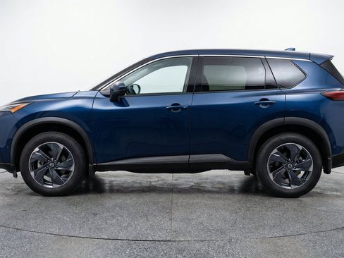Used 2025 Nissan Rogue SV FWD image 5