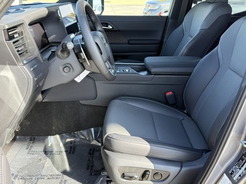 New 2026 Lexus GX 550 AWD/4WD image 19