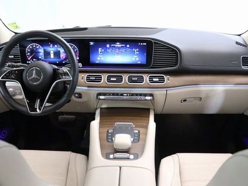 Used 2024 Mercedes-Benz GLE 580 4MATIC image 25
