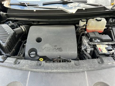 Used 2022 Chevrolet Traverse LT image 31