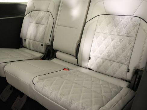 New 2026 Lincoln Navigator Black Label AWD/4WD image 13