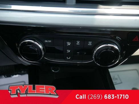 New 2025 Chevrolet Trax LT image 31