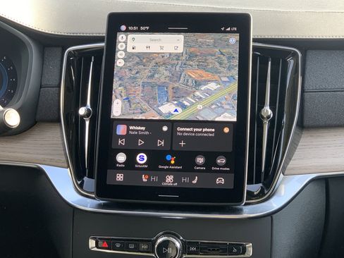 Used 2025 Volvo XC90 B6 Plus image 31