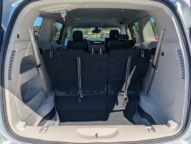 Used 2024 Chrysler Pacifica Touring-L FWD image 21