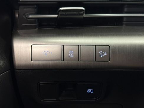 Used 2025 Hyundai Kona SEL FWD image 16