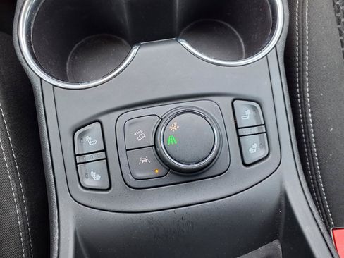 Used 2023 GMC Terrain SLE w/ Driver Convenience Package FWD image 23