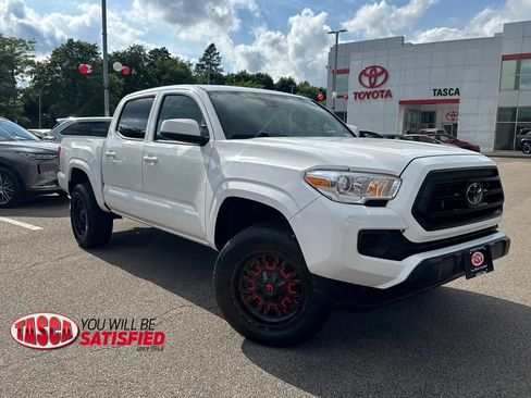 Used 2020 Toyota Tacoma SR AWD/4WD image 1
