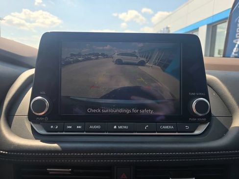Used 2023 Nissan Rogue SV AWD/4WD image 19