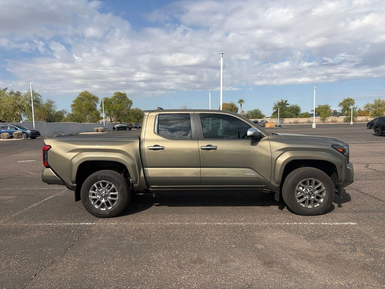 Used 2026 Toyota Tacoma Limited AWD/4WD image 4