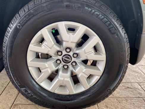 Certified 2022 Nissan Frontier SV AWD/4WD image 11