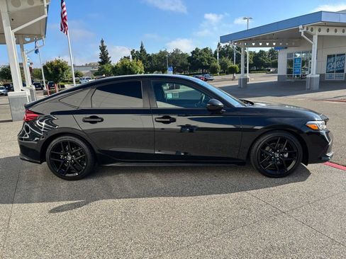 Used 2024 Honda Civic Sport image 4