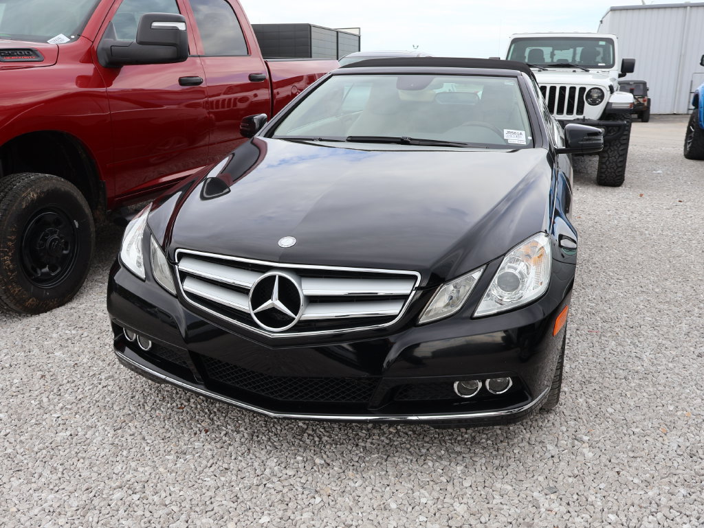 Used 2011 Mercedes-Benz E 350 Cabriolet image 2