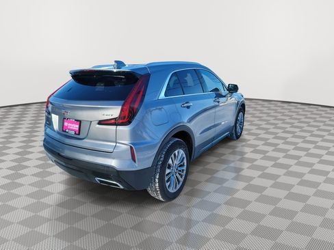 Used 2024 Cadillac XT4 Premium Luxury image 8