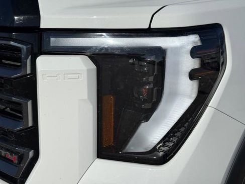 Used 2024 GMC Sierra 2500 AT4 w/ AT4 Preferred Package image 17