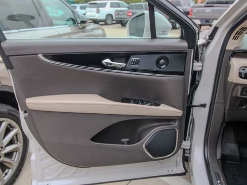 Used 2021 Lincoln Nautilus Reserve w/ Equipment Group 201A image 13