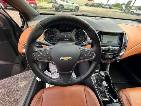 Certified 2017 Chevrolet Cruze Premier FWD image 13