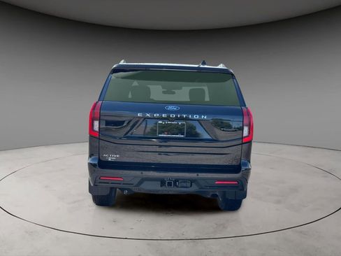 Used 2025 Ford Expedition Active AWD/4WD image 7