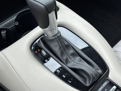 Used 2023 Honda HR-V LX image 17