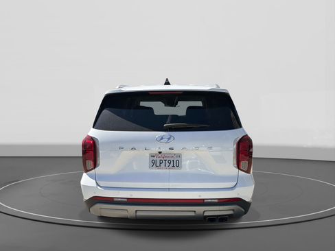 Used 2024 Hyundai Palisade SEL FWD image 4