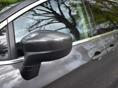 Used 2019 Chrysler Pacifica L FWD image 35