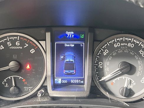 Used 2020 Toyota Tacoma TRD Sport RWD image 23