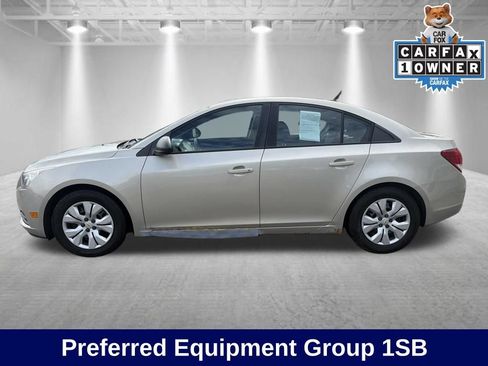 Used 2014 Chevrolet Cruze LS FWD image 2
