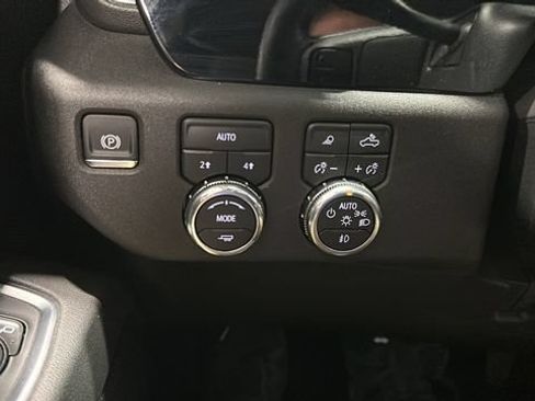 Used 2026 GMC Sierra 1500 SLT AWD/4WD image 11