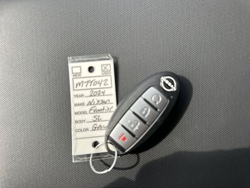 Used 2024 Nissan Frontier SL w/ Technology Package RWD image 20