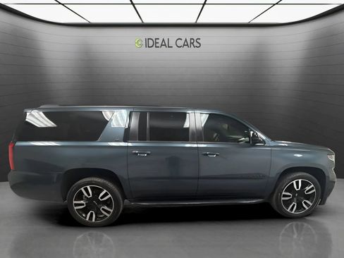 Used 2020 Chevrolet Suburban LT w/ RST Edition AWD/4WD image 4
