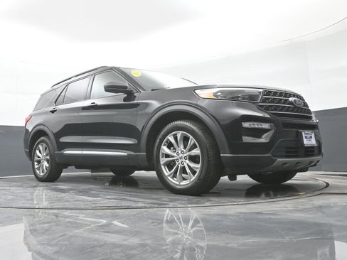 Used 2023 Ford Explorer XLT w/ Equipment Group 202A image 40