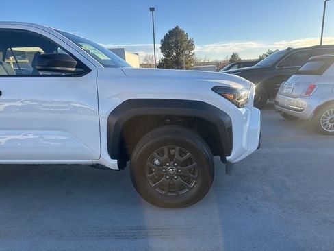 Used 2025 Toyota 4Runner SR5 image 3
