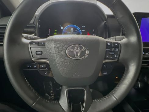 Used 2025 Toyota Camry LE w/ Convenience Package FWD image 18