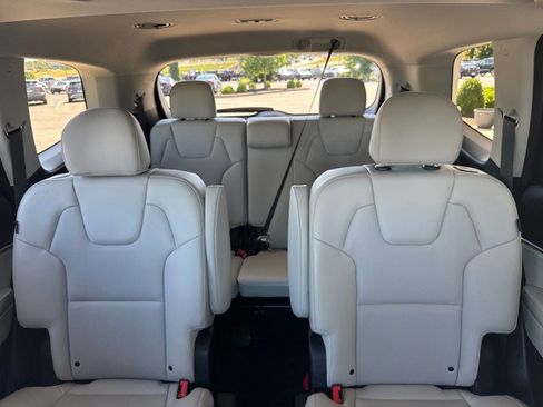 Used 2025 Kia Telluride S FWD image 6