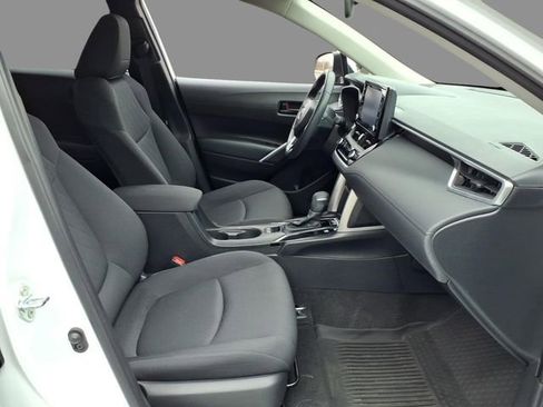 Used 2022 Toyota Corolla Cross LE image 13