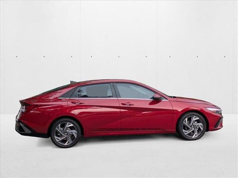 New 2025 Hyundai Elantra Limited image 9