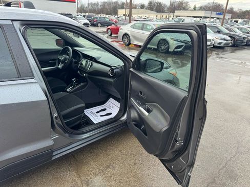 Used 2018 Nissan Kicks SV w/ Exterior Package FWD image 9