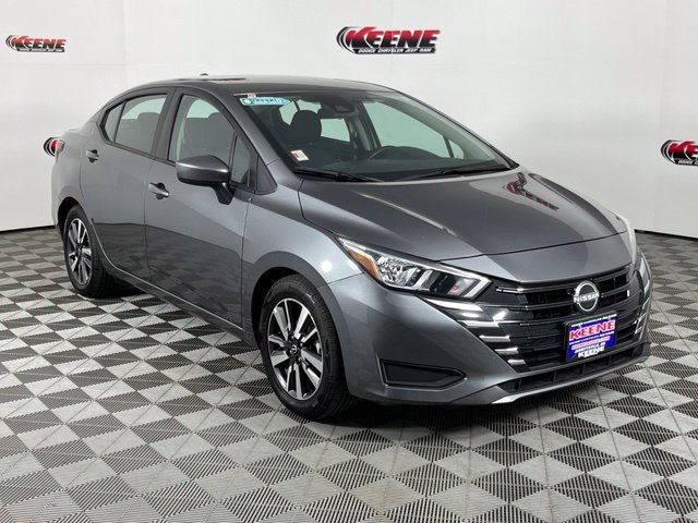 Used 2024 Nissan Versa SV FWD image 2