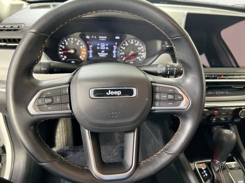 Used 2022 Jeep Compass Limited image 11
