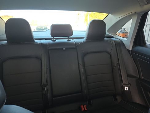 Certified 2023 Volkswagen Jetta SE image 18