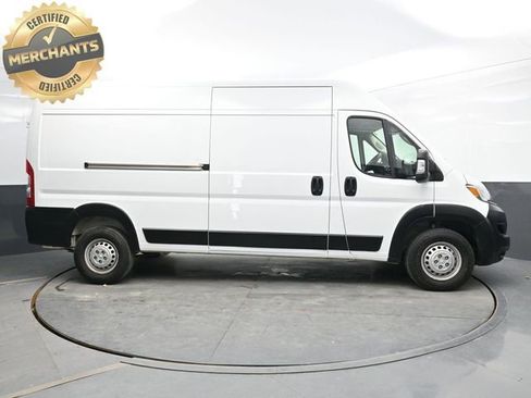 Used 2025 RAM ProMaster 2500 w/ Convenience Group FWD image 8