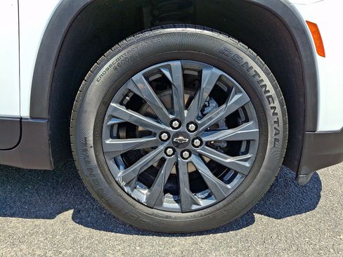 Used 2023 Chevrolet Traverse RS w/ LPO, Floor Liner Package AWD/4WD image 9