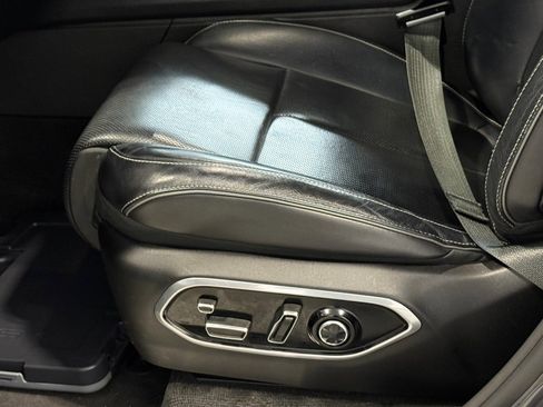 Used 2021 Jeep Grand Cherokee L Overland w/ Luxury Tech Group IV image 28