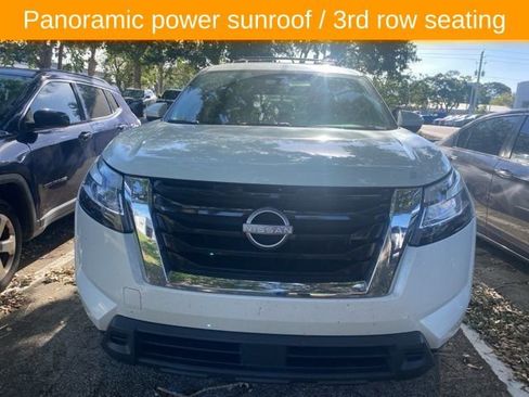 Used 2022 Nissan Pathfinder SV w/ SV Premium Package FWD image 11