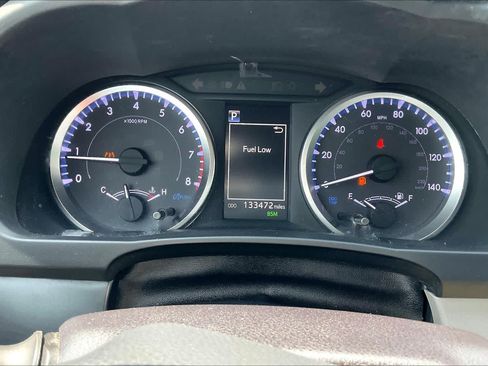 Used 2019 Toyota Highlander Plus FWD image 24