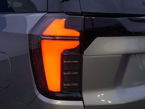 New 2026 Chevrolet Suburban High Country image 39