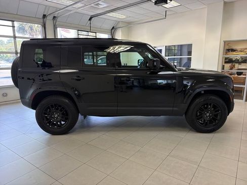 Used 2025 Land Rover Defender 110 S AWD/4WD image 8