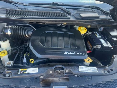 Used 2019 Dodge Grand Caravan SXT image 29