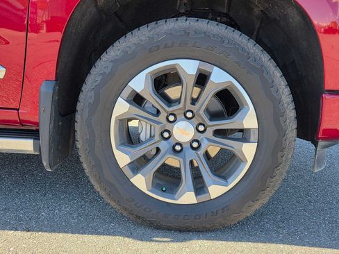 Used 2026 Chevrolet Silverado 1500 High Country AWD/4WD image 9