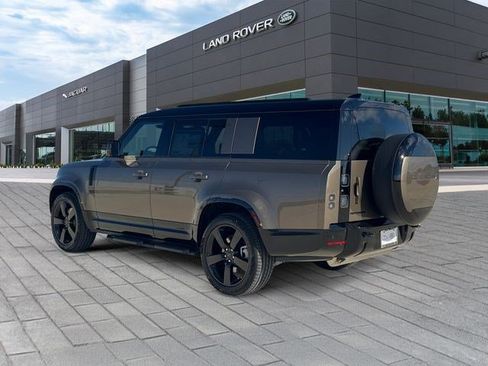 New 2026 Land Rover Defender 130 X-Dynamic SE AWD/4WD image 3
