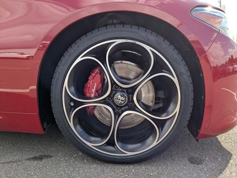 Used 2022 Alfa Romeo Giulia Veloce image 10